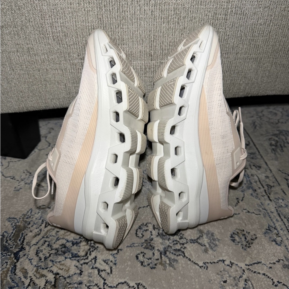 On Cloudmonster Void Drew Ivory - image 8